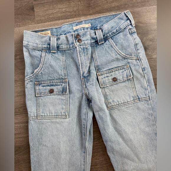Levi's Women Middy Ankle Bootcut Jeans Size 28 Vintage Inspired Big E Light Wash - Picture 2 of 11